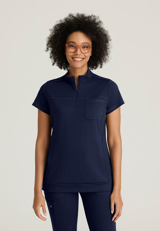 Vigor 3-Pocket Mock Neck Banded Bottom Top