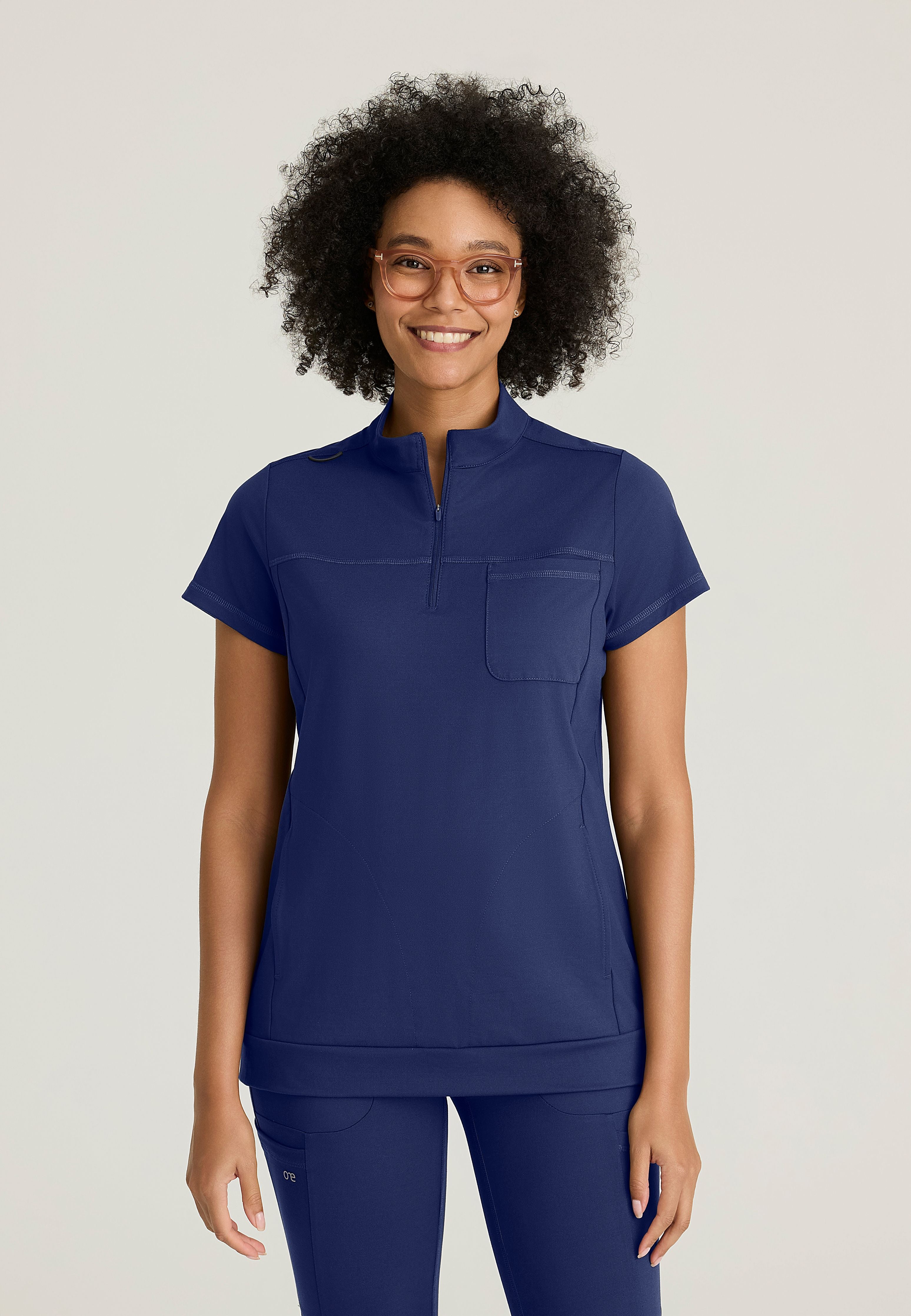 Vigor 3-Pocket Mock Neck Banded Bottom Top – Barco