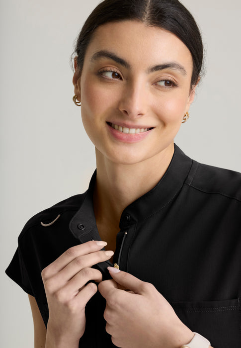 Aria Women's 6-Pocket Sportneck Zip-Front Top – Barco