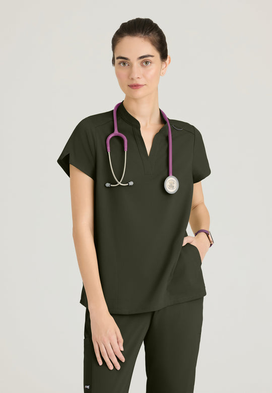 Avery 2-Pocket Banded Collar Top